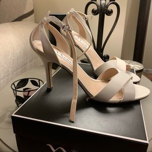 Nina Venus Ivory Satin Heels Size 9 New In Box